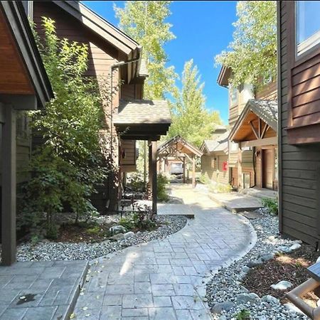 Luxury Modern Townhome Steps To Ski Lifts And Downtown With Nature At Your Patio 布雷肯里奇 外观 照片
